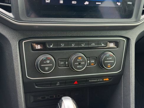 Used 2020 Volkswagen Atlas Cross Sport SE FWD image 17