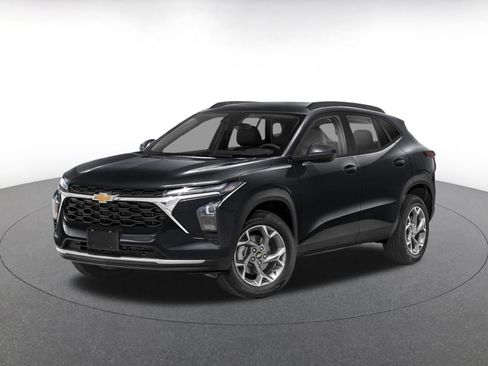 Used 2025 Chevrolet Trax LT w/ LT Convenience Package FWD image 3