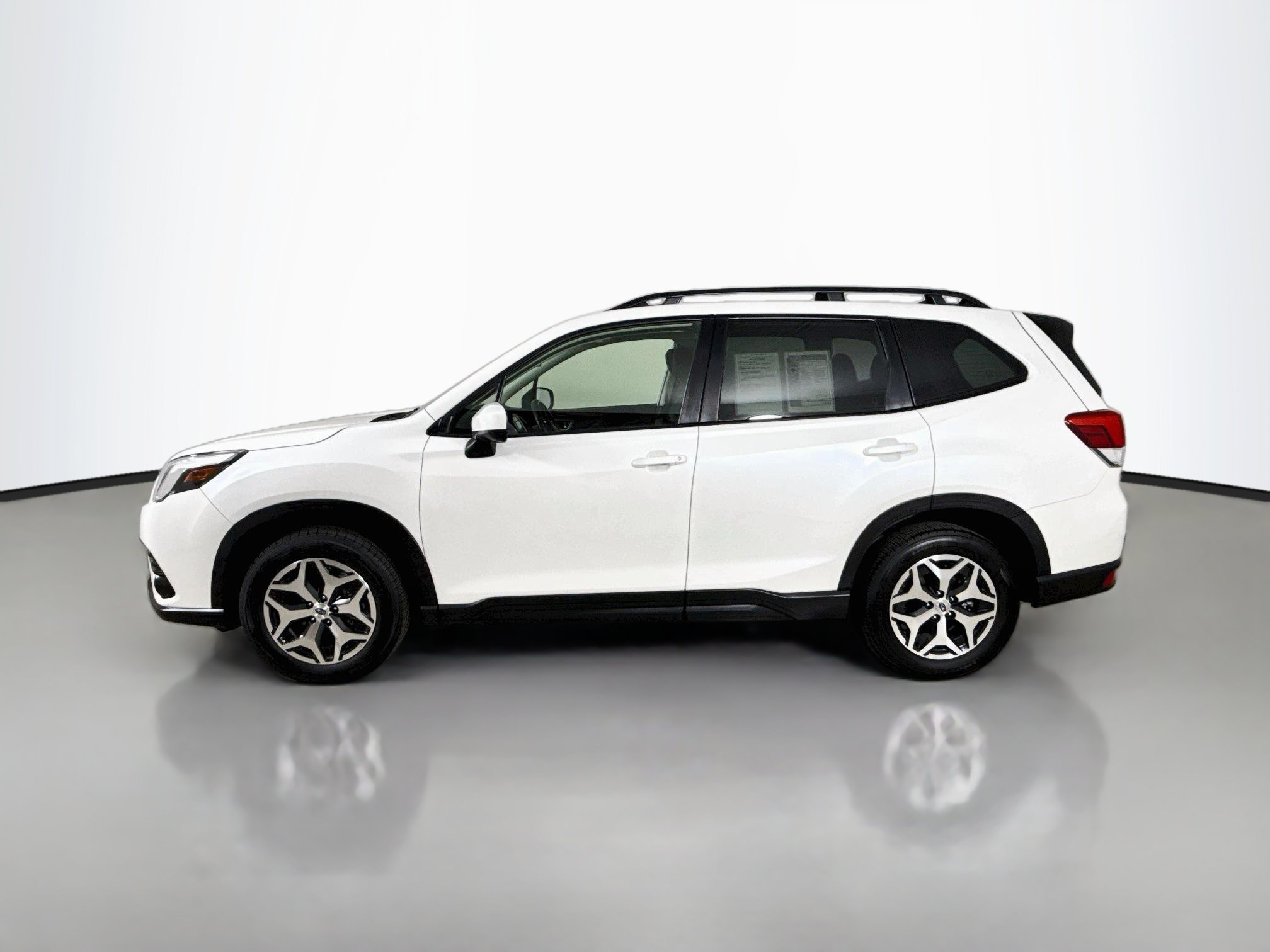 Used 2024 Subaru Forester Premium AWD/4WD image 4