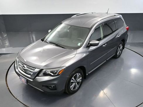 Used 2017 Nissan Pathfinder S image 55