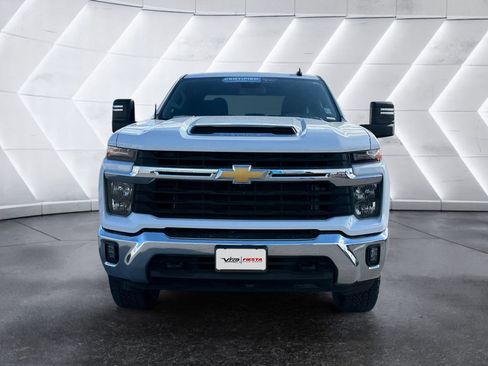 Used 2024 Chevrolet Silverado 2500 LT w/ Texas Edition image 2