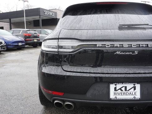 Used 2021 Porsche Macan S w/ Premium Package Plus image 15