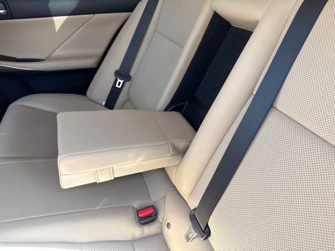 Used 2019 Lexus IS 300 RWD image 13