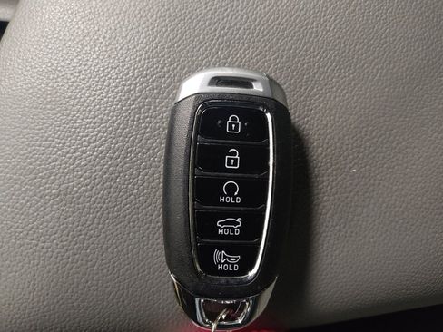 Used 2023 Hyundai Elantra Blue image 32