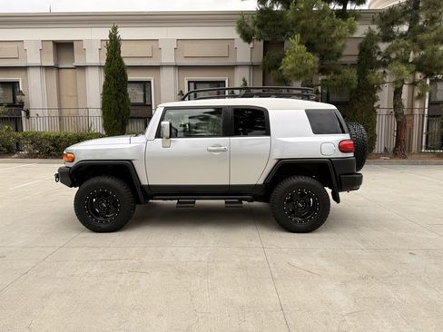 Used 2007 Toyota FJ Cruiser 4WD image 4