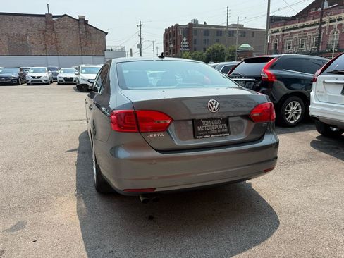 Used 2014 Volkswagen Jetta SE FWD image 4