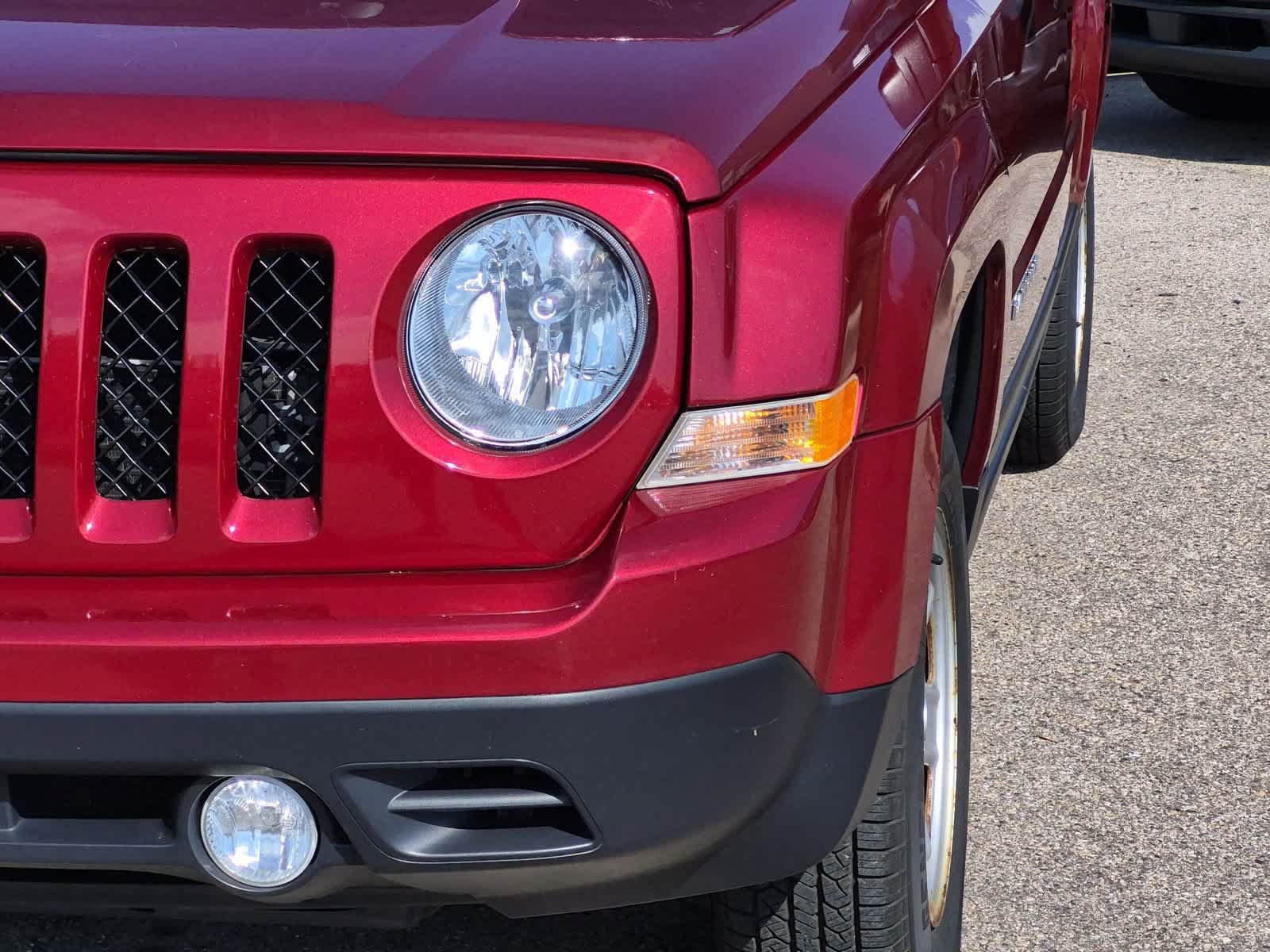 Used 2017 Jeep Patriot Sport w/ Power Value Group AWD/4WD image 11
