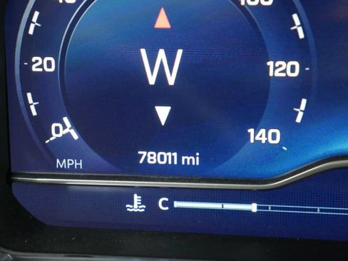 Used 2022 Chevrolet Silverado 1500 LT AWD/4WD image 19