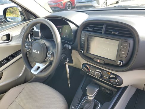 Certified 2024 Kia Soul LX image 8