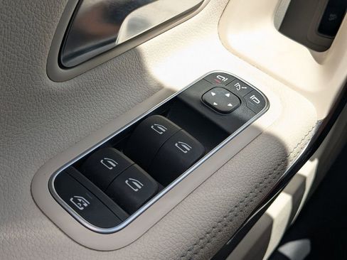 Used 2023 Mercedes-Benz CLA 250 image 9