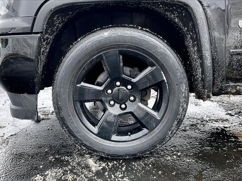 Used 2018 GMC Sierra 1500 SLE w/ SLE Value Package image 8