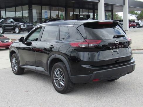 Used 2024 Nissan Rogue S AWD/4WD image 6