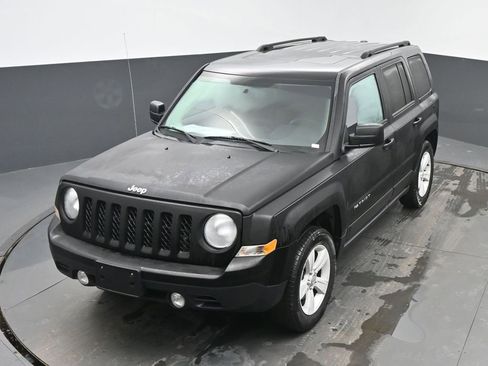 Used 2016 Jeep Patriot Latitude w/ Sun/Sound Group image 36