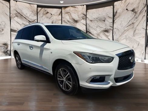 Used 2019 INFINITI QX60 Luxe w/ Essential Package FWD image 3