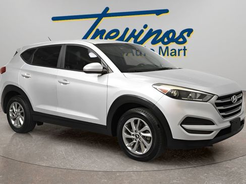 Used 2018 Hyundai Tucson SE image 1