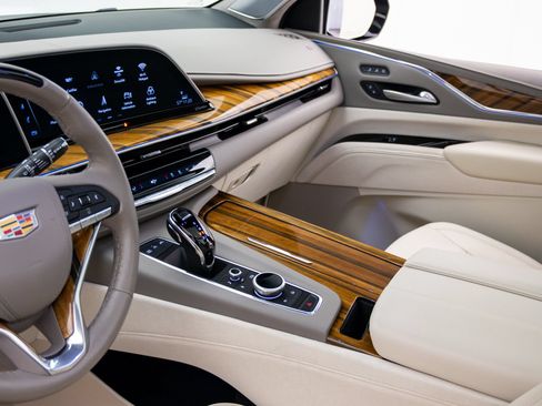 Used 2024 Cadillac Escalade Sport Platinum w/ LPO, ONYX Package AWD/4WD image 13