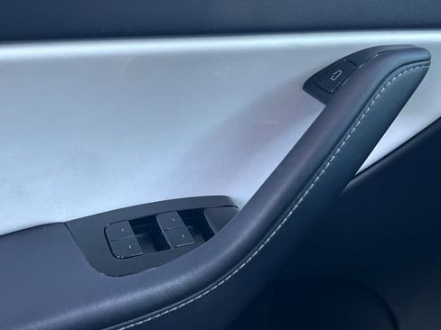 Used 2020 Tesla Model Y Long Range AWD/4WD image 15