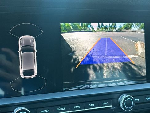 Used 2020 Porsche Macan AWD/4WD image 25
