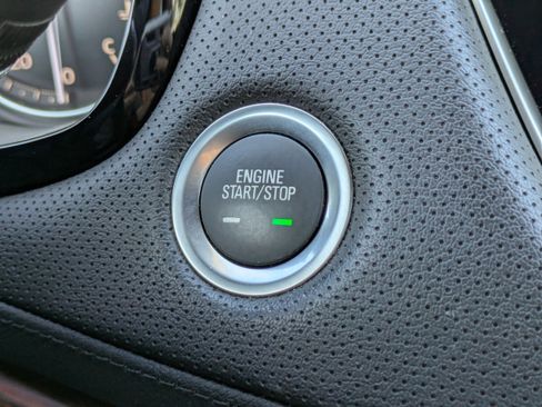 Certified 2022 Cadillac XT5 Premium Luxury image 29