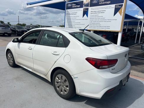 Used 2018 Kia Rio S FWD image 3