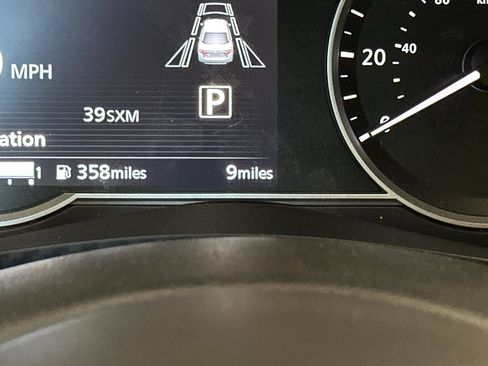 Used 2025 Nissan Versa SR w/ Trunk Package image 26