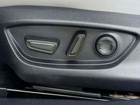 Certified 2025 Toyota Camry SE w/ Convenience Package image 12