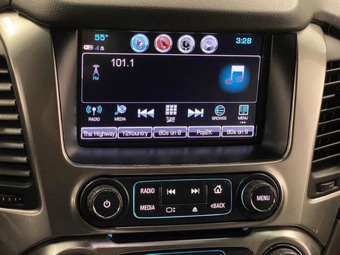 Used 2019 Chevrolet Suburban LT w/ LT Signature Package image 19