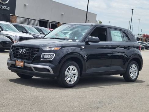 New 2026 Hyundai Venue SE FWD image 2