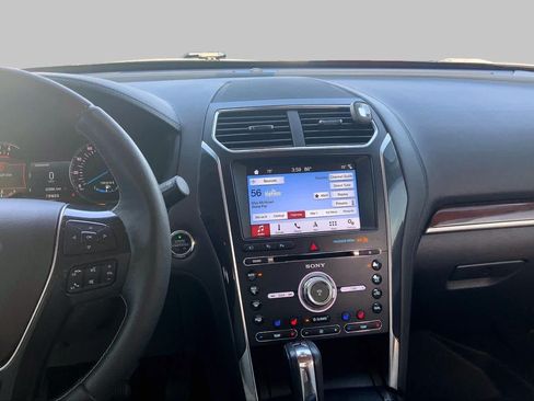 Certified 2018 Ford Explorer Platinum AWD/4WD image 7