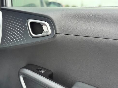 Used 2020 Kia Soul S FWD image 14