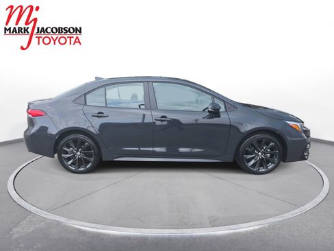 Used 2025 Toyota Corolla SE image 7