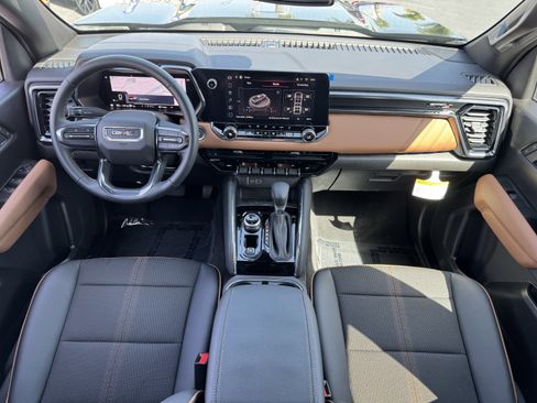 Used 2025 GMC Canyon AT4 w/ Nightfall Edition AWD/4WD image 33