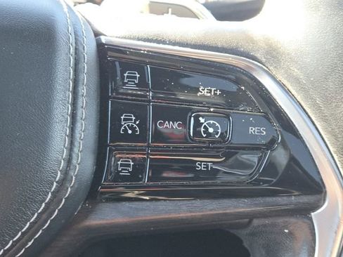 Used 2021 Jeep Grand Cherokee L Overland w/ Luxury Tech Group IV image 15