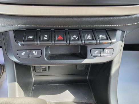 Used 2020 GMC Canyon Denali AWD/4WD image 18