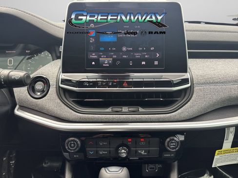 New 2026 Jeep Compass Latitude image 28