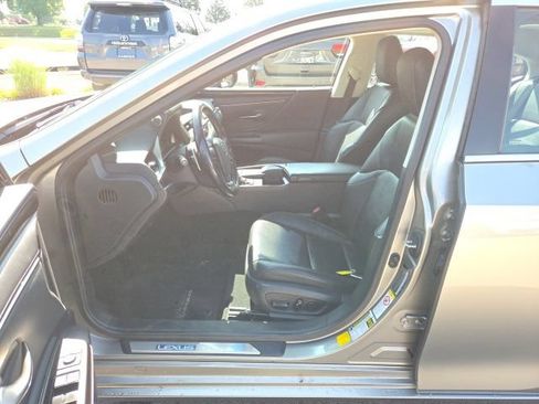 Used 2019 Lexus ES 300h w/ Accessory Package 2 FWD image 13