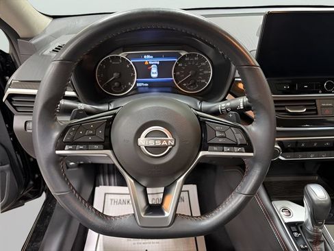 Used 2023 Nissan Altima 2.5 SR w/ SR Premium Package AWD/4WD image 5