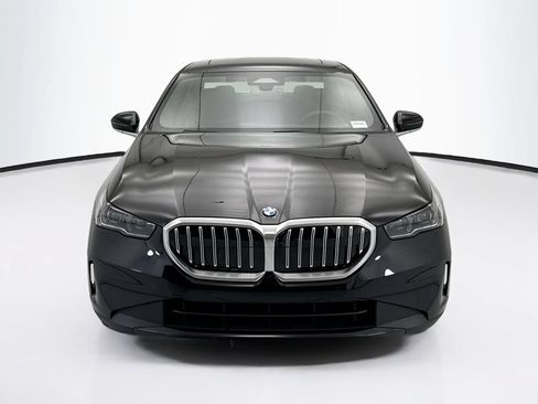 New 2027 BMW 530i RWD image 2