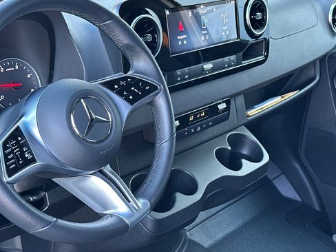 Used 2025 Mercedes-Benz Sprinter 3500 image 12
