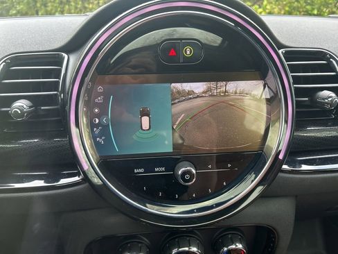 Used 2024 MINI Cooper Clubman S w/ Signature Upholstery Package image 32
