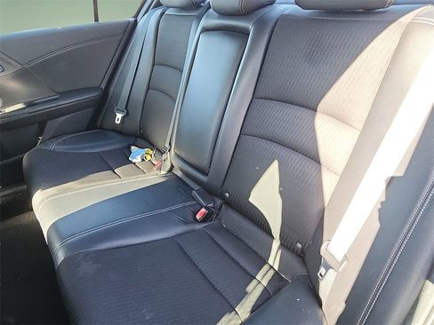 Used 2016 Honda Accord Sport image 13