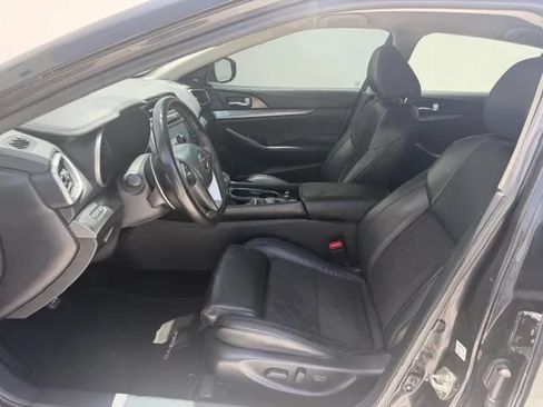 Used 2018 Nissan Maxima SR FWD image 8