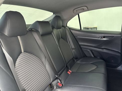 Used 2019 Toyota Camry SE FWD image 34