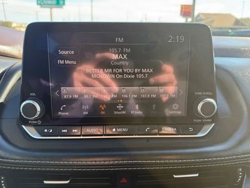 Used 2022 Nissan Rogue SV image 22