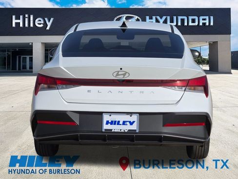 New 2026 Hyundai Elantra SE image 5