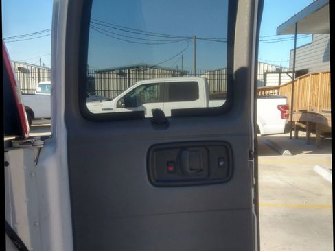 Used 2015 Chevrolet Express 2500 LS image 14