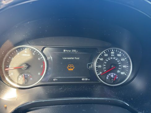 Certified 2023 Kia Seltos SX w/ SX Sunroof Package image 9