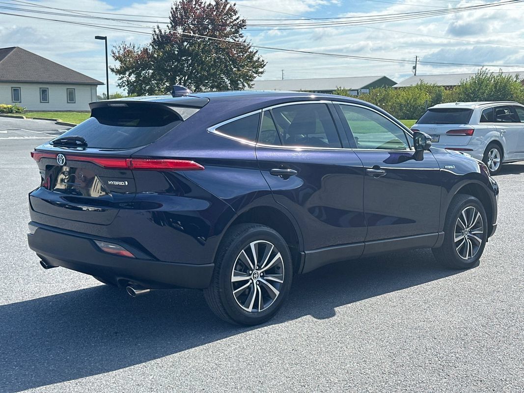 Used 2021 Toyota Venza LE AWD/4WD image 9