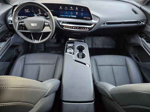 Certified 2025 Cadillac Lyriq Luxury w/ LPO, Floor Liner Package image 13