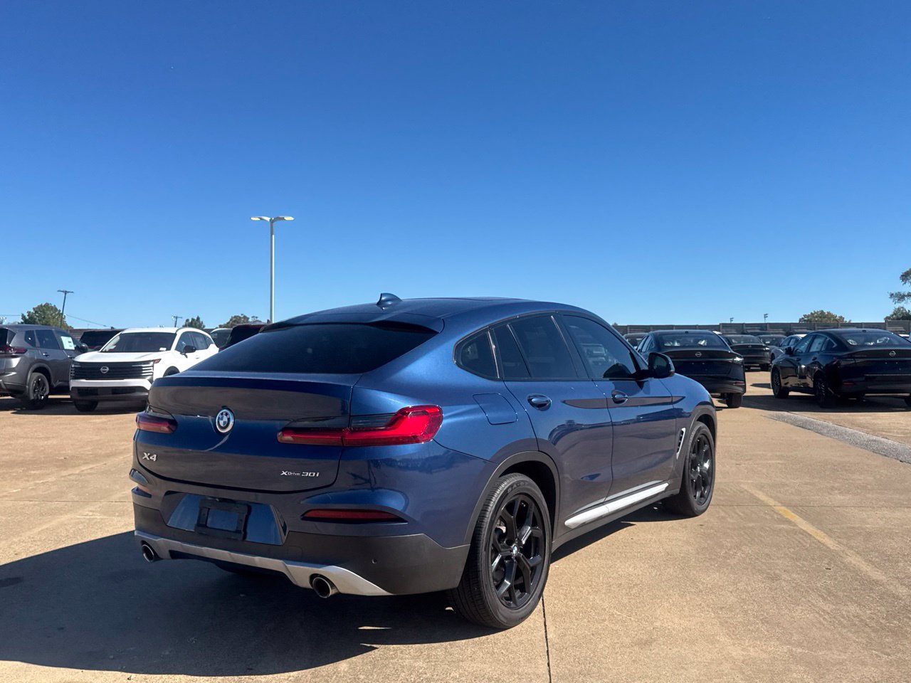 Used 2021 BMW X4 xDrive30i AWD/4WD image 26